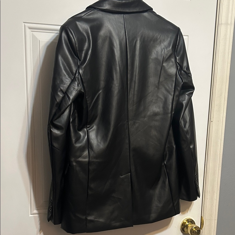 The Drop Women's Sleek Black Blazer - Picture 3 of 13